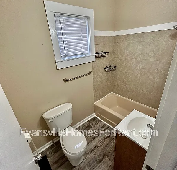 2102 W Delaware St — Photo 8