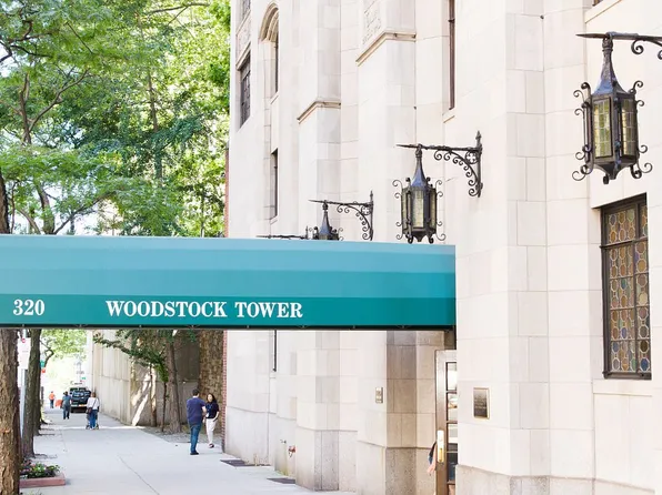 320 E 42nd St APT 2104, Manhattan, NY 10017
