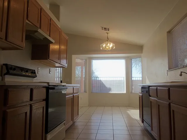 3 bed, 1399 sqft, $1,995 — Photo 4