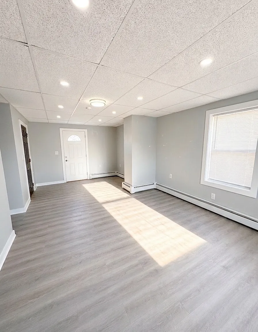 4 bed, 2325 sqft, $1,650 — Photo 3