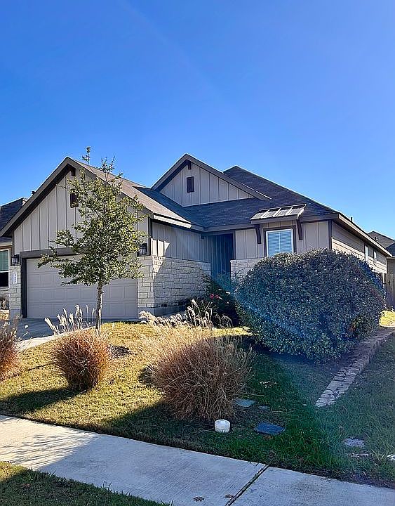 1st image of 137 Big Leaf Dr