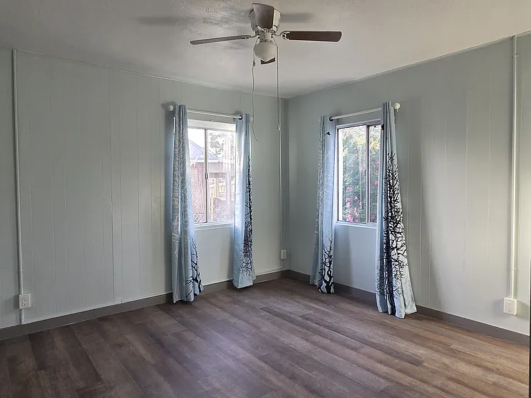 258 W Bonita St — Photo 9