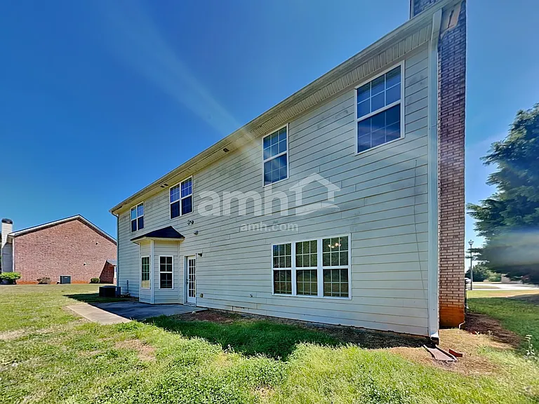 35 Hampton Pl — Photo 25