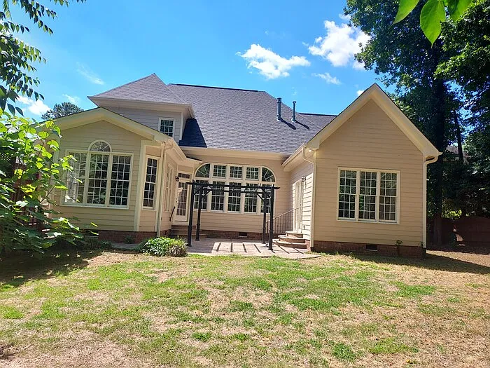 7915 Ridge Pointe Ln — Photo 2