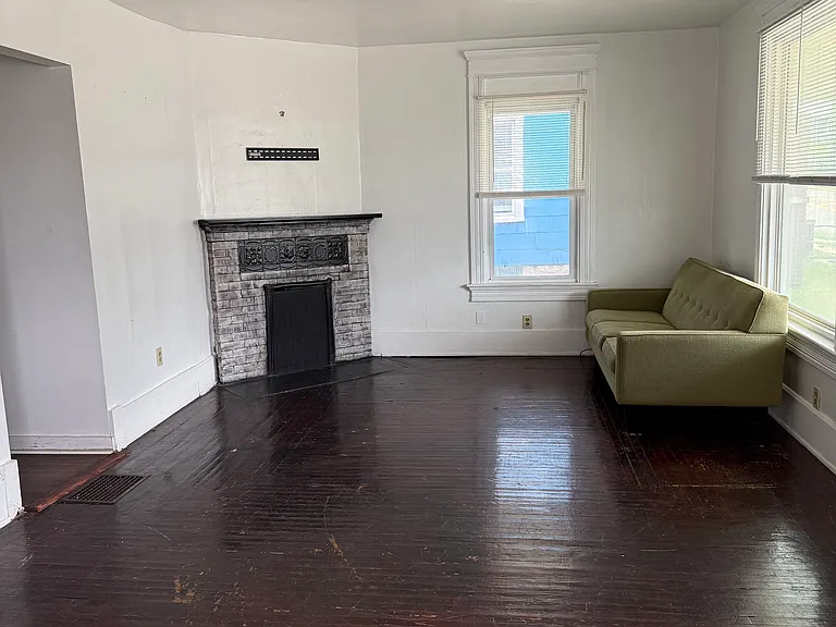 328 W Church St — Photo 3