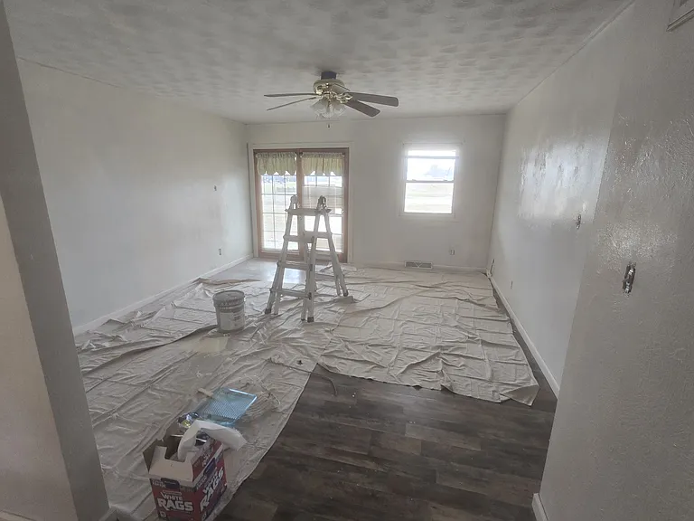 715 W Broadway St — Photo 5