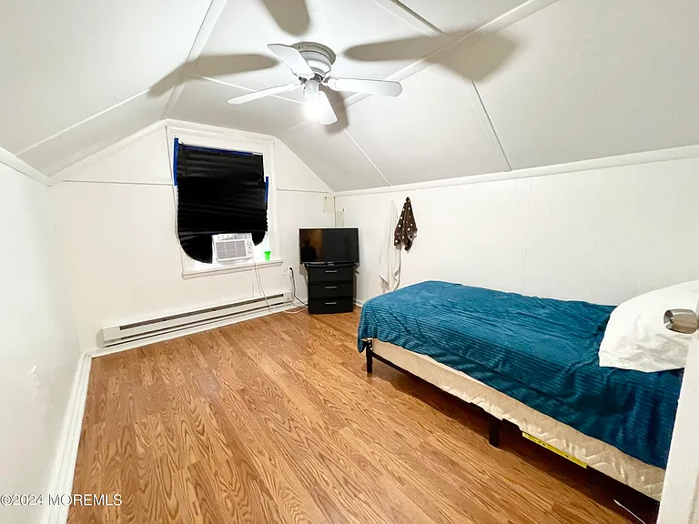 254 Lawrence Ave — Photo 14