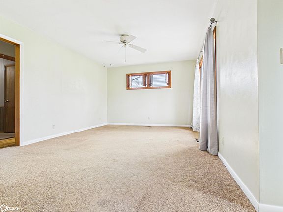4th image of 2511 Middle Rd