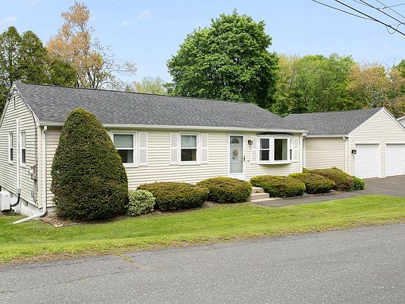 3rd image of 11 Pershing Ave