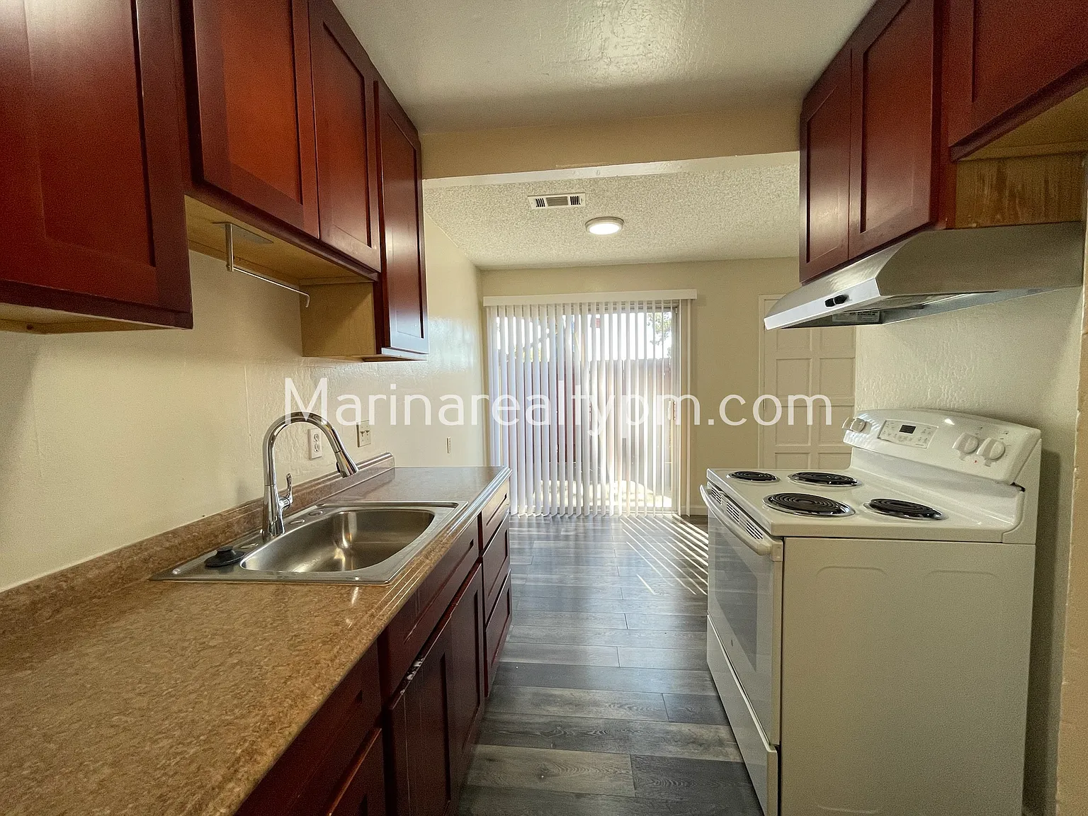 2 bed, 1.5 bath, 880 sqft, $2,100 — Photo 4