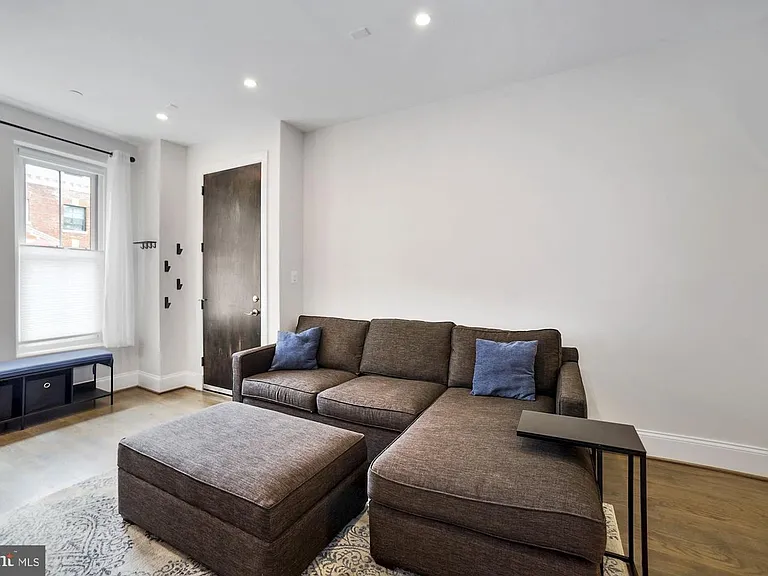 2298 Champlain St NW #B — Photo 23