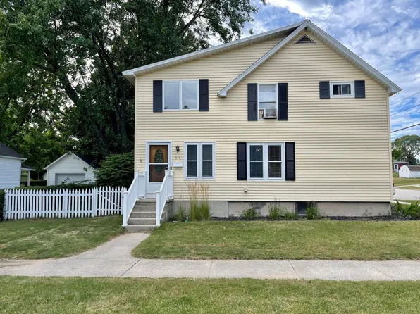 319 N Lavinia St, Ludington, MI 49431