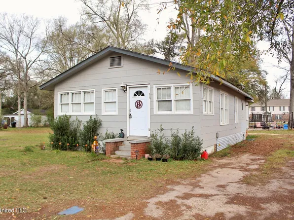38 2nd Ave, Lucedale, MS 39452