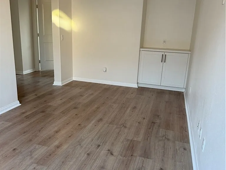 1446 E Laurelwood Dr — Photo 5