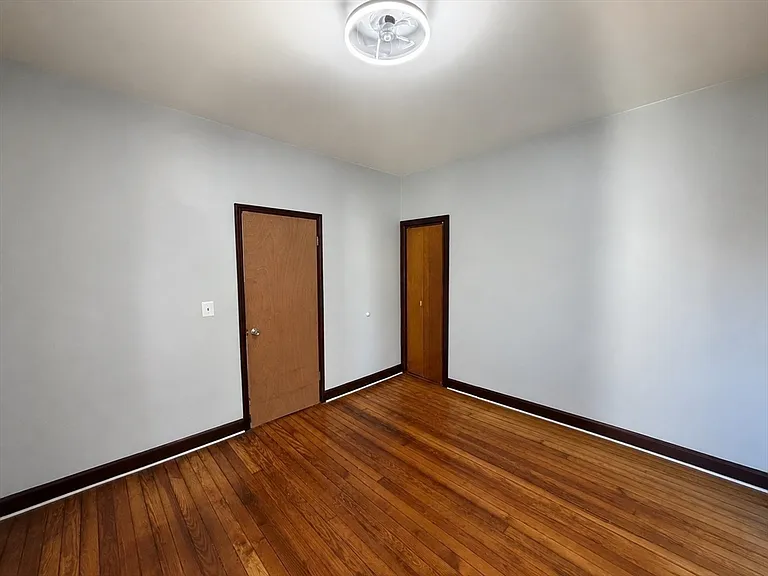 869 Brock Ave #2S — Photo 6
