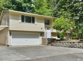21 NE Mahonia Dr, Belfair, WA 98528
