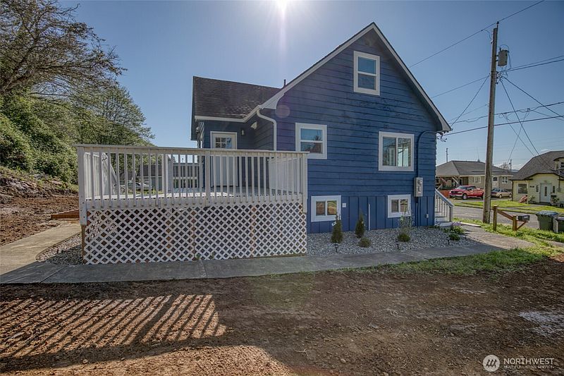 4th image of 2711 Queets Avenue