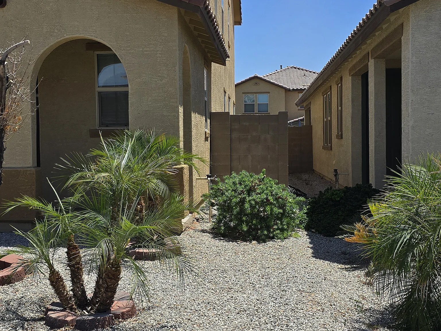 4 bed, 2.5 bath, 2732 sqft, $2,400 — Photo 4