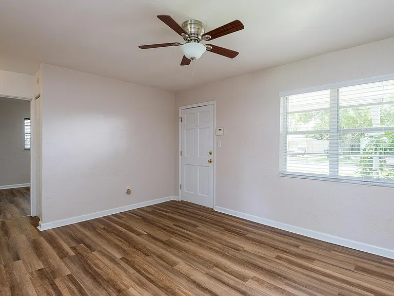 4227 W Bay View Ave — Photo 11