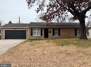 16400 Pointer Ridge Dr, Bowie, MD 20716