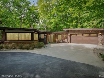 27030 Edgemoor St, Farmington Hills, MI, 48334