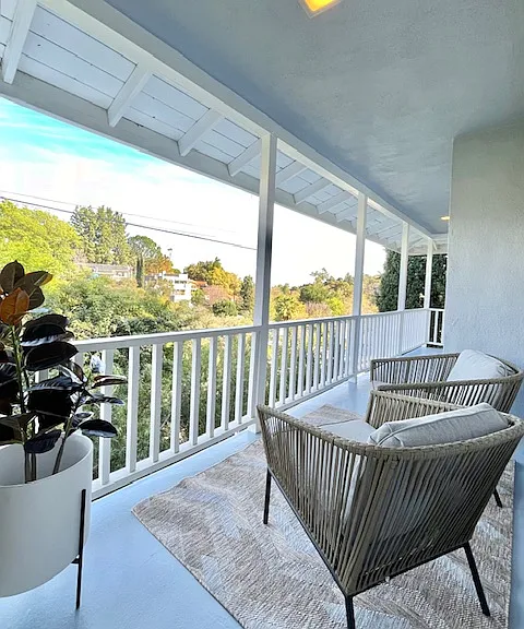 420 Tamarac Dr — Photo 2