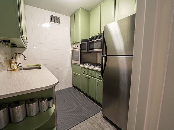 4th image of 102-30 66th Rd APT 26A
