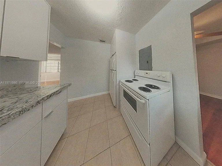 14901 NW 9th Ct — Photo 7