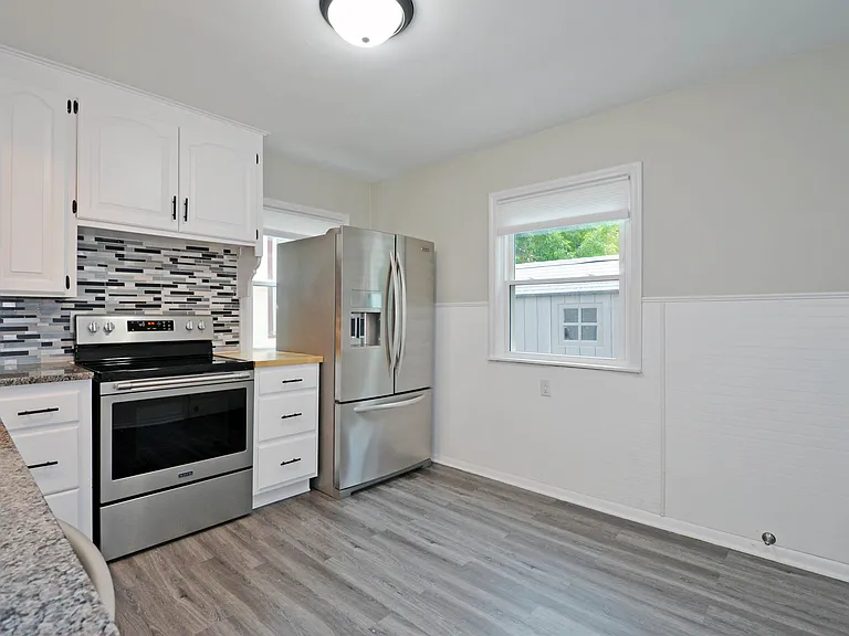 921 Oliver Ave N #921 — Photo 9