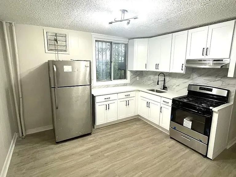 265 W Runyon St #1B — Photo 1