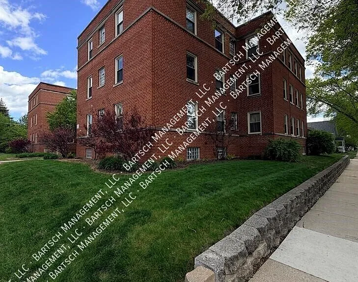 7833 W Beloit Rd #18 — Photo 1
