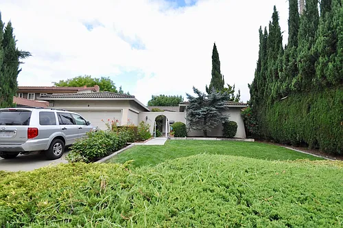 1060 Hyde Ave Photo 1