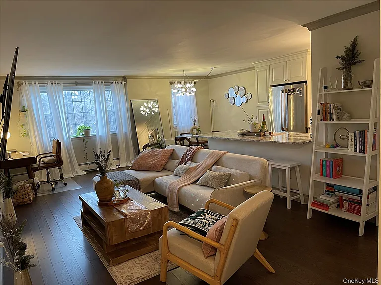 4 Consulate Dr #1C — Photo 1