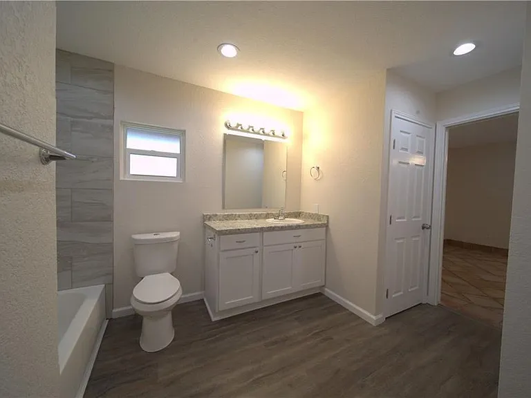 521 Ohio Ave — Photo 12