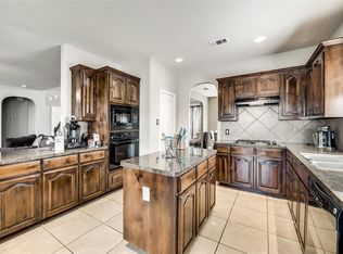 3 Spring Garden Dr, Edgecliff Village, TX 76134