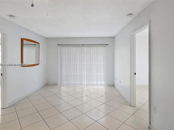 4th image of 2600 Collins Ave APT 405