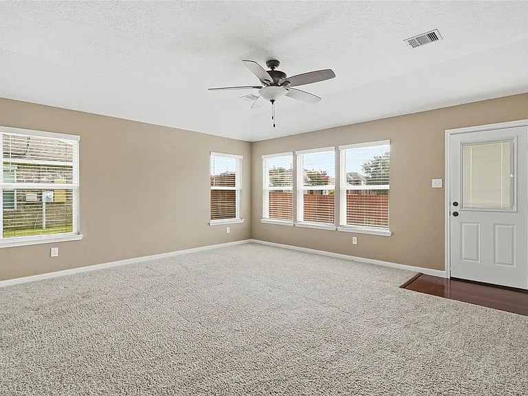 2018 Leisure Ln — Photo 9