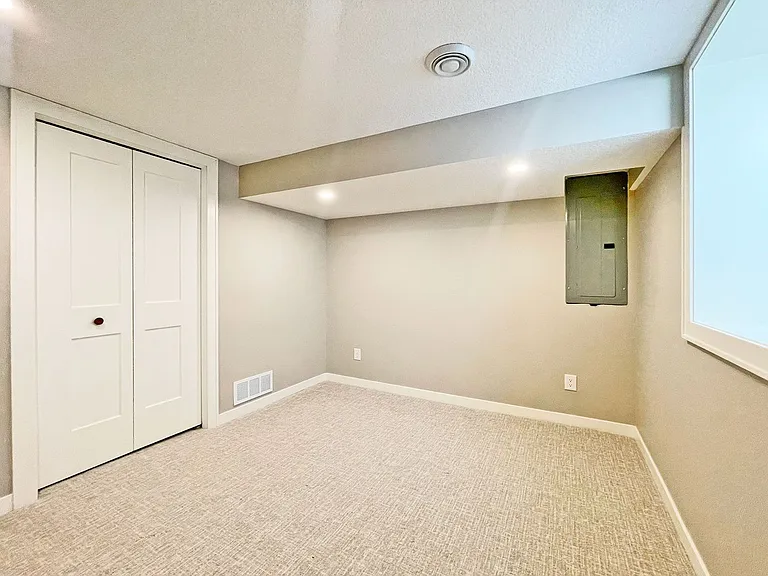 408 S Olive St — Photo 18
