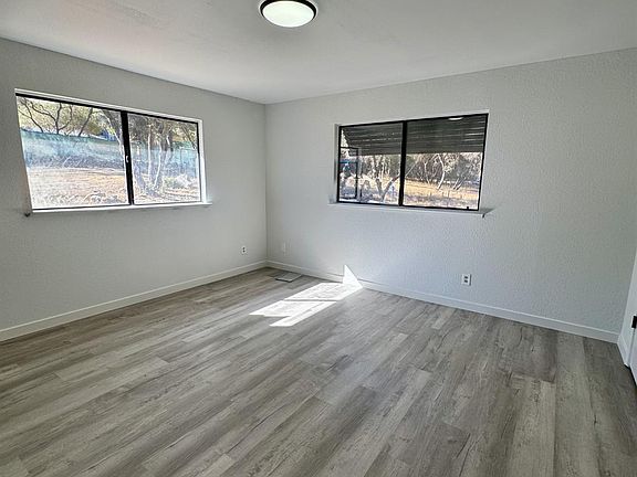 3rd image of 31660 Apache Rd