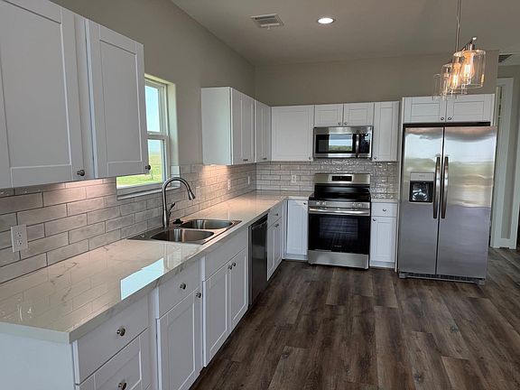 4th image of 442 Private Road 670