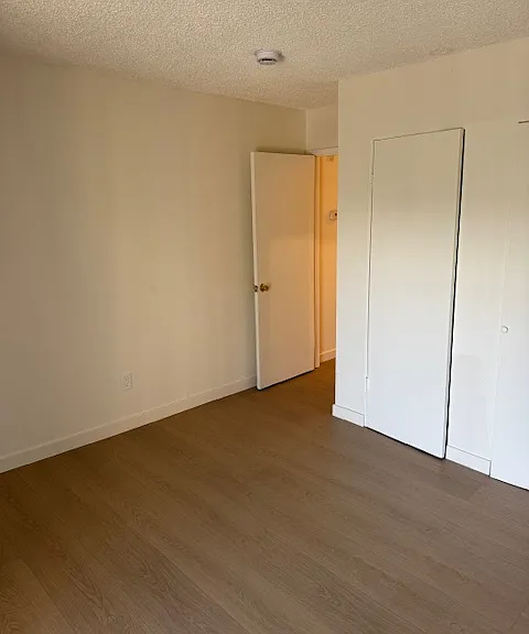 900 Rose Ave #1 — Photo 15