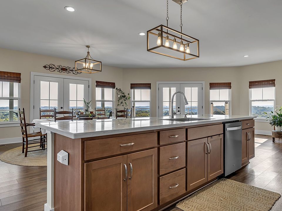 7th image of 2770 E Sheepneck Rd