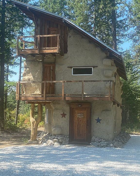 3 story cabin.