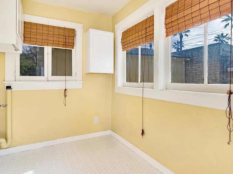 606 Cypress Cir — Photo 15