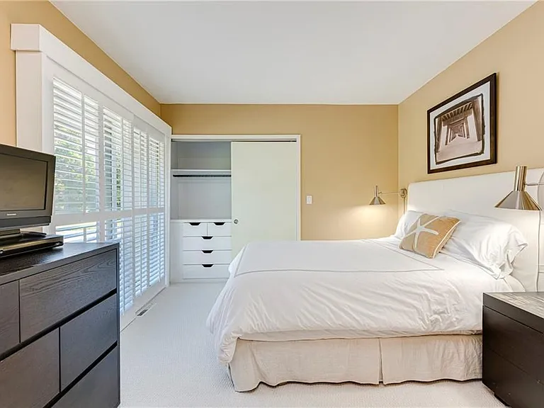 111 Ocean Ave — Photo 41