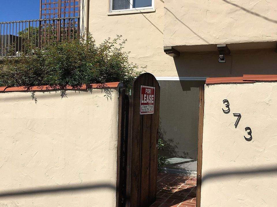 Private patio of ground floor studio.