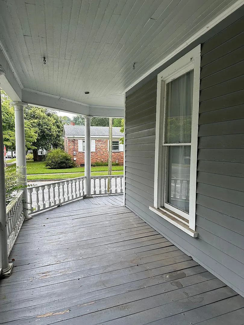 Historic 3 Bed 2 Bath Home in Downtown Washington — Photo 4