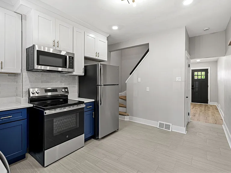343 Ella St — Photo 5