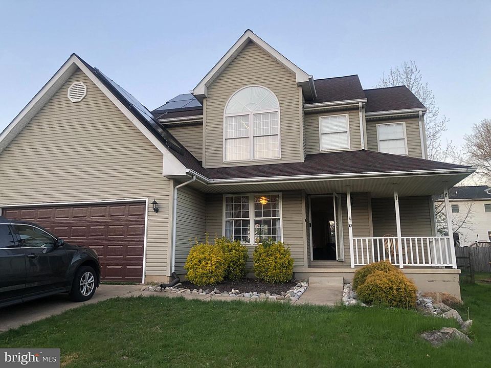 1st image of 10 Stirrup Dr