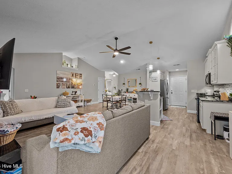 508 Azalea Dr — Photo 23